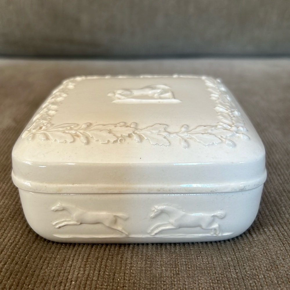 Wedgwood Embossed Queen Ware Horse Box